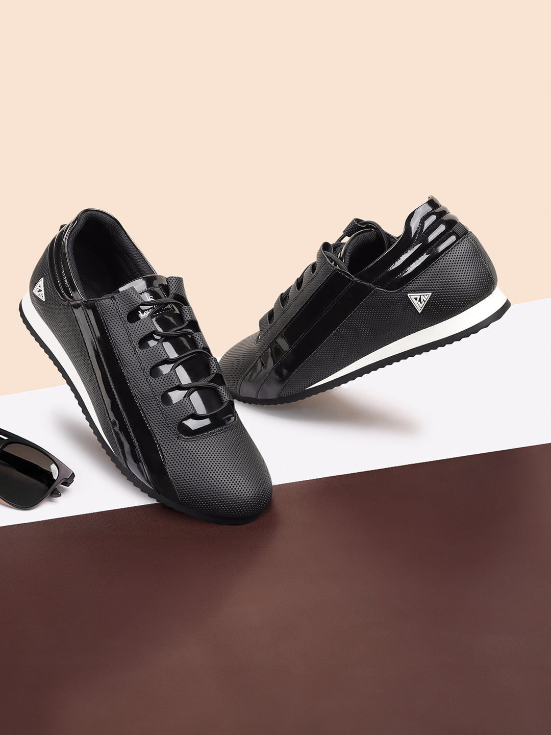 Egyptian Black Fashion Color Blocked Lace-Up Sneaker