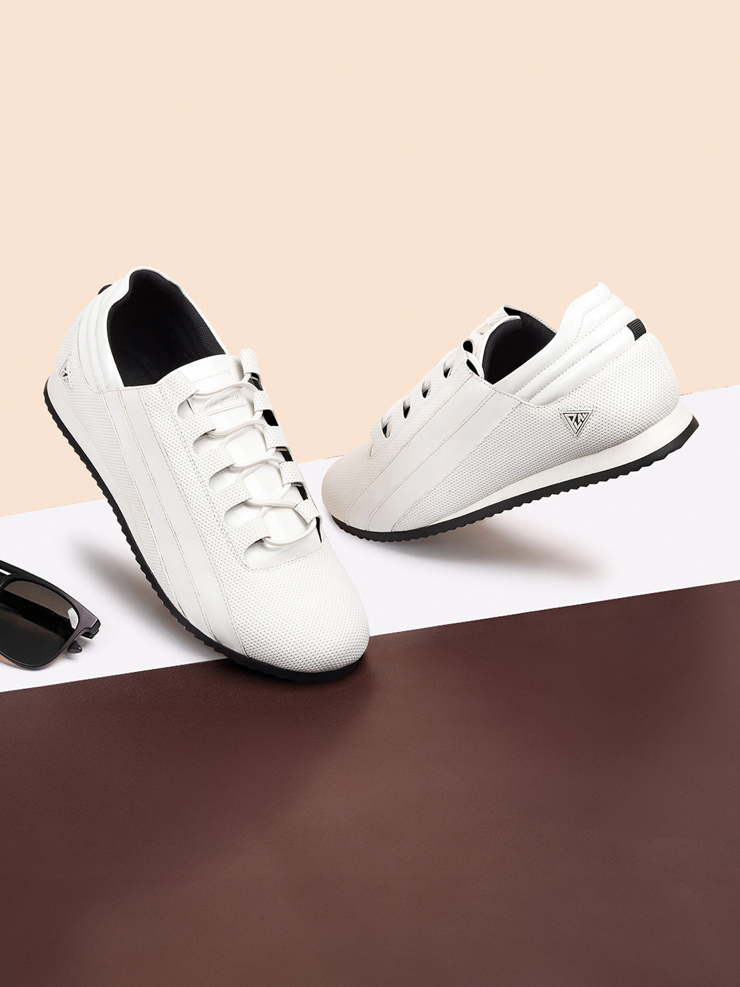 Canadian White Fashion Color Blocked Lace-Up Sneaker