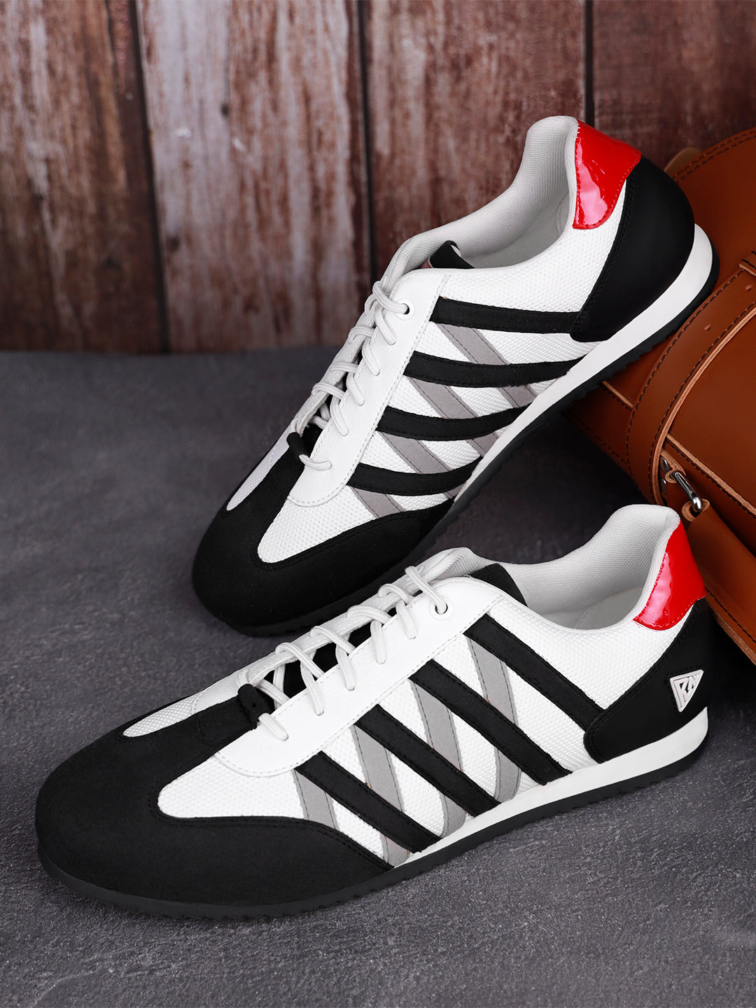 Egyptian Black Fashion Color Blocked Lace-Up Sneaker
