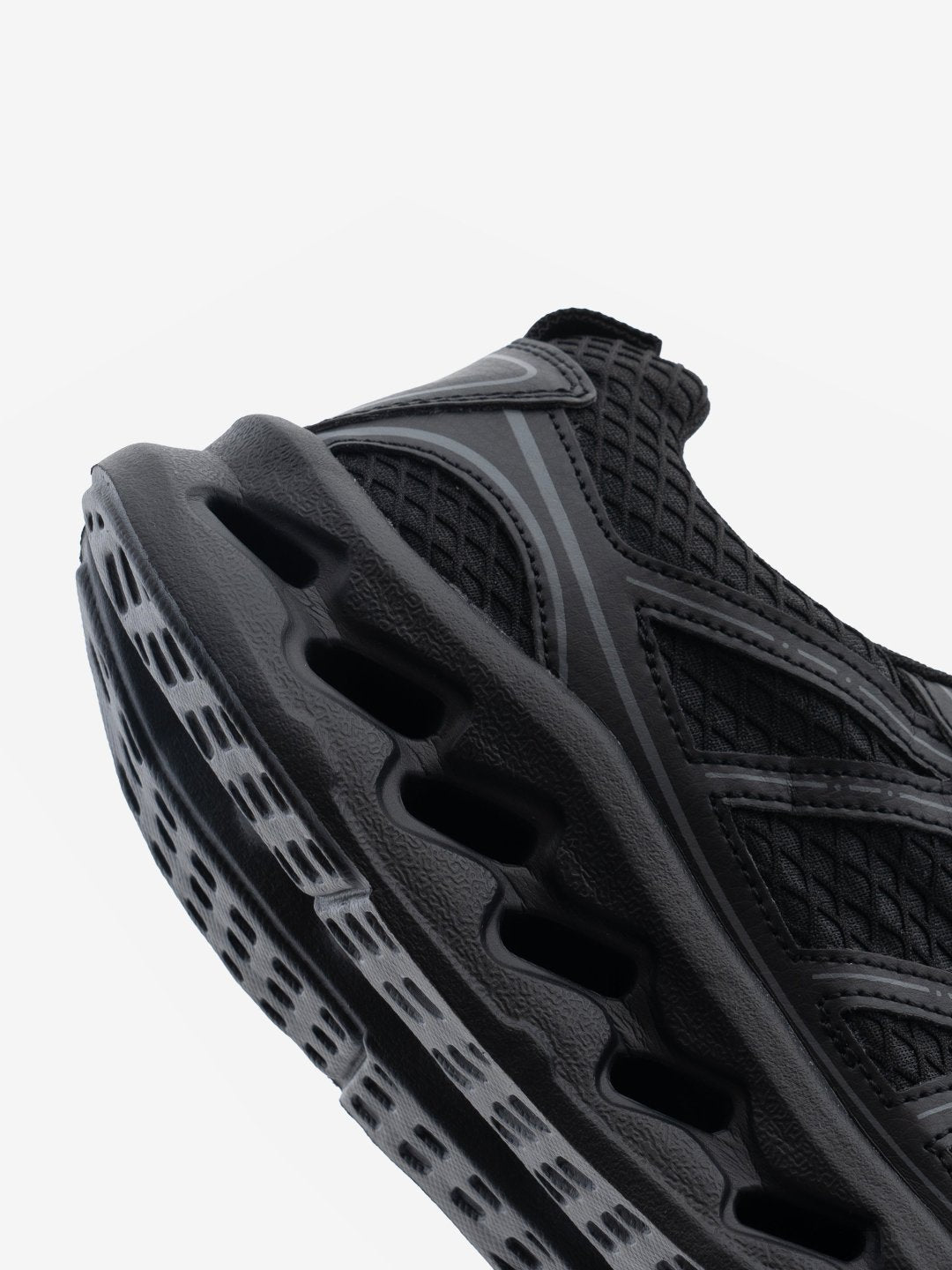IA Featherlight Black Breathable Minimalist Low Top Sneakers
